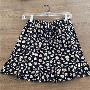 NWoT Floral Daisy SHEIN Skirt Size Small
